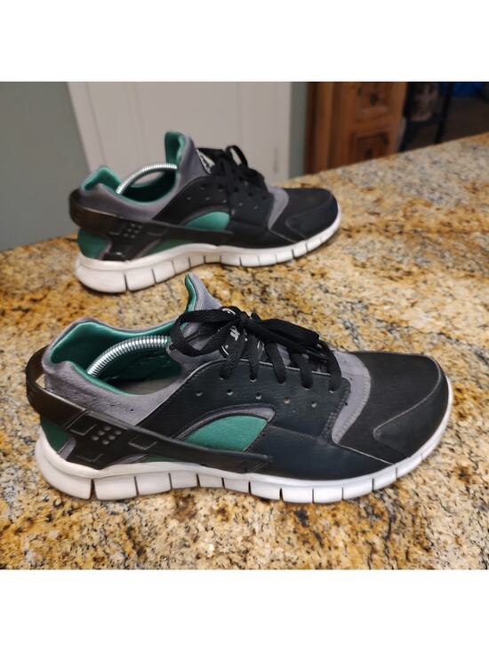 Nike Air Huarache Sneakers Black/Teal Size 11.5 Model 510801-031 main image 5